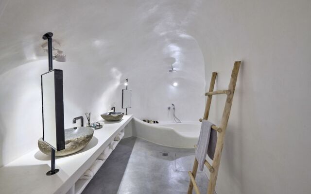 Cave Suite Oia