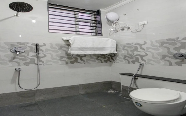 Sri Sharu Enclave By OYO Rooms