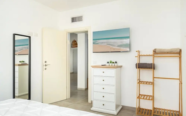 Sea Breeze Netanya Retreat by Sea N Rent