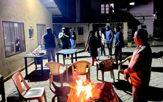 Giridarshini Homestay - Pool, Falls, Home Food & Estate