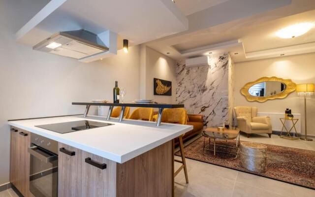Maison De Luxx A8 Central