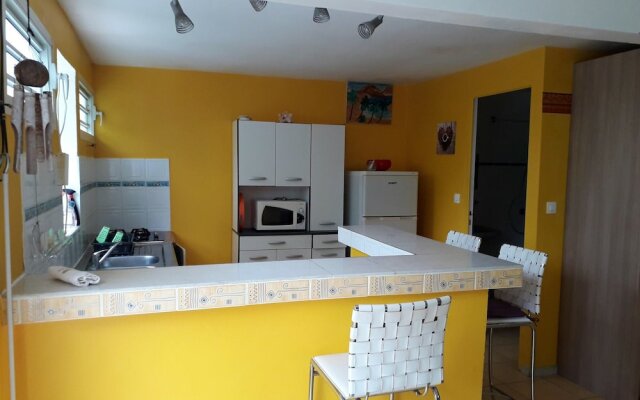 Studio in Vieux Habitants, With Wonderful sea View, Enclosed Garden and Wifi