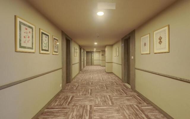 Sunday Hotel Vadodara