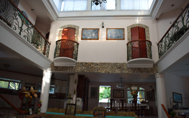 Mansion Giahn Inn