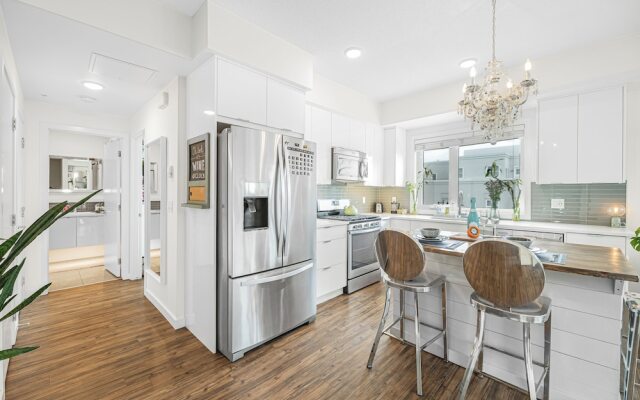 The Iris DT Condo with AC in Mission
