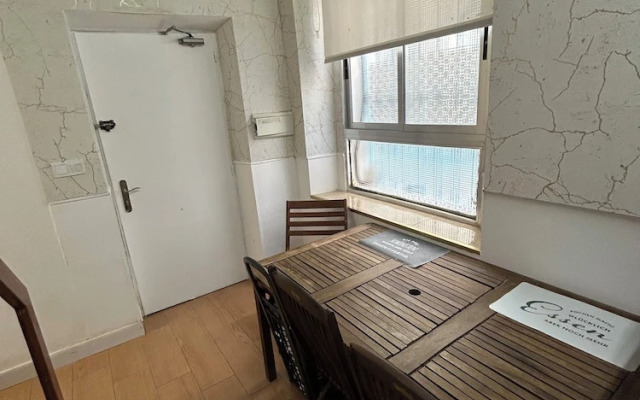 airbhouse private rooms & apartments