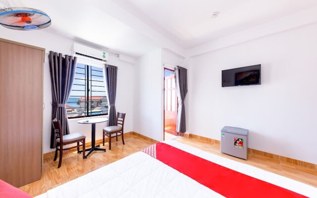 Hoa Mai Hotel by OYO Rooms