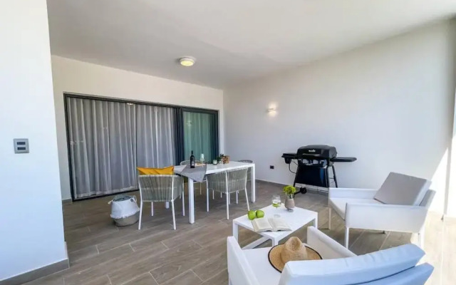 Incredibly Beautiful Condo Just Steps to the Beach