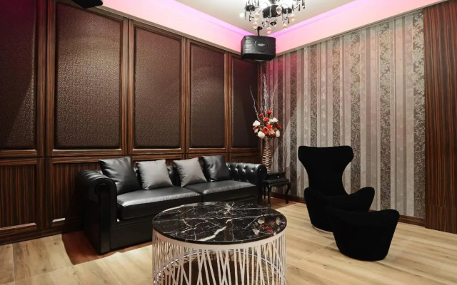 M hotel