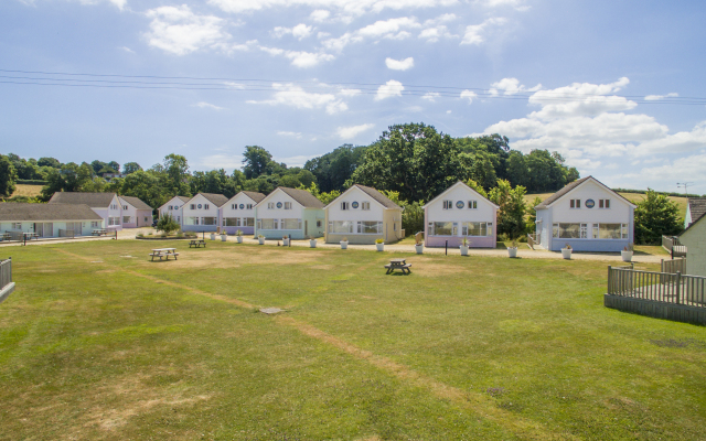 Seaview Holidays - Salterns Village