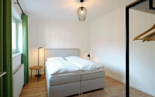 Travel Art Boardinghouse