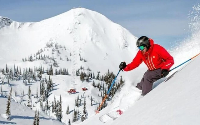 Fernie Slopeside Lodge
