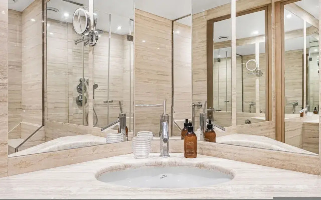 Mayfair Home Central AC Huge Terrace