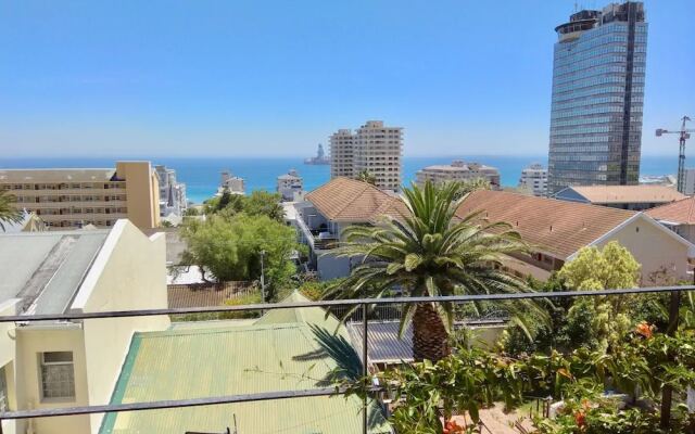 Afri Chić Apartment In Sea Point