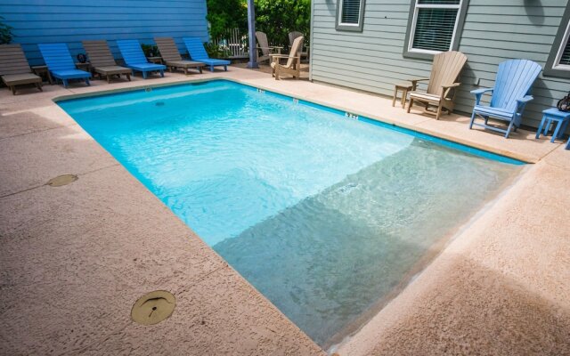 Bella Mar 69 by RedAwning