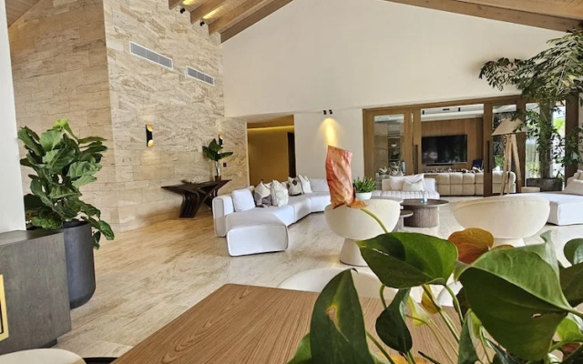 Luxurious 5BR Villa With bbq Pool in Casa de Campo