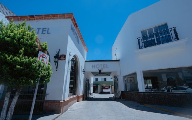 Hotel Zacatecas Courts