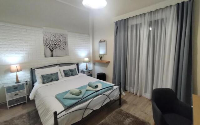 Luxury seafront house nearby Delphi