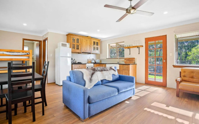 Braeside Cabin One - Pinkwood