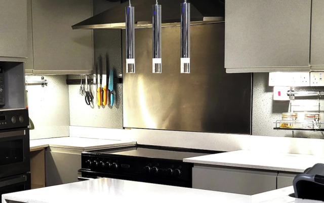 Escape the Ordinary - Dorset Village Vacation