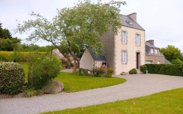 Semi-detached House, Guisseny