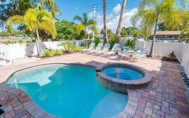 Marina Sunrise Apartment 3