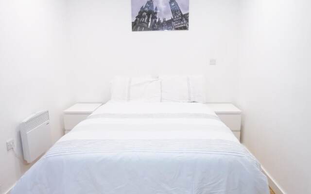 Bright 2BR Apartments Quays