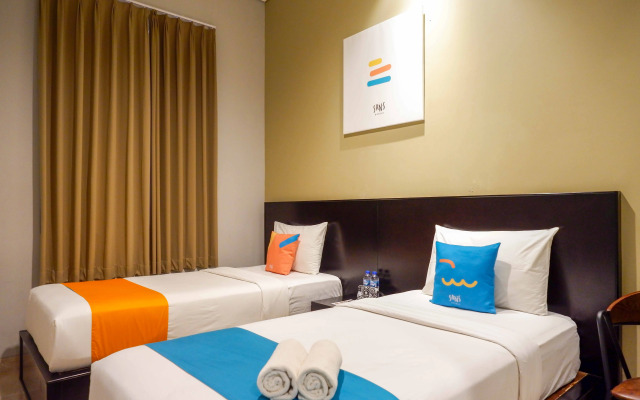 Sans Hotel Empress Simpang Lima