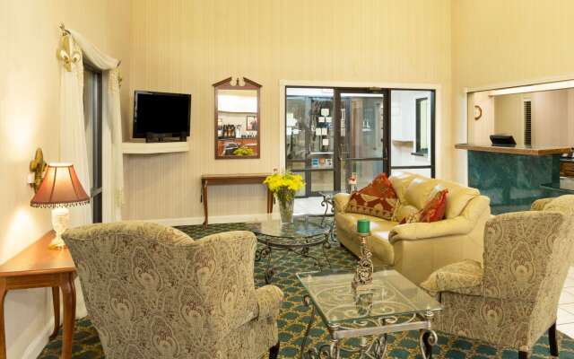 Super 8 by Wyndham Covington