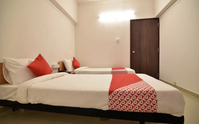 Oyo Flagship 45429 Mhasrul Gaon Dindori Rd