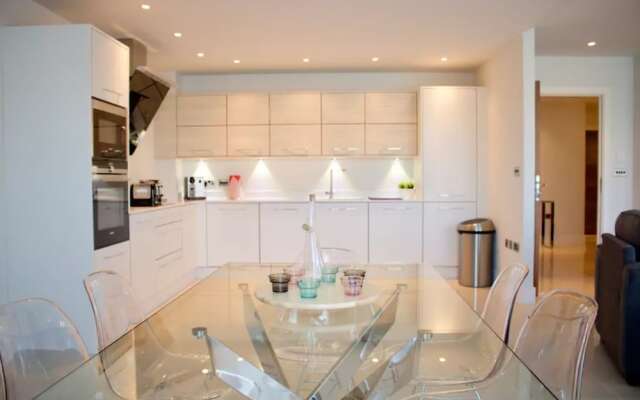 Luxurious Central Edinburgh Apartment - Sleeps 6