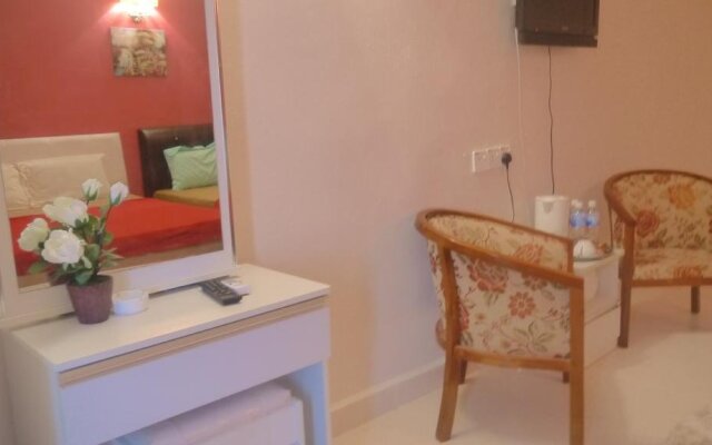 OYO 90010 Hotel Natalia Villa Inapan