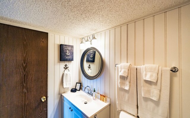 Hang Out 1 Cozy Retreat Next to Margaritaville!