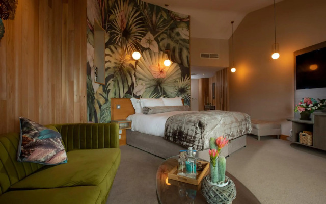 Wineport Lodge