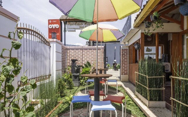 Puri Cikole Asri by OYO Rooms