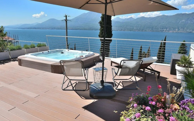 Residence Bellavista Hot Tub & Pool