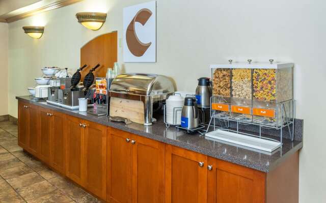 Comfort Inn & Suites