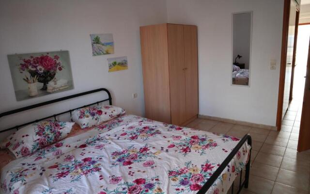 Apartment 45m2 with 2 balconies near the beach