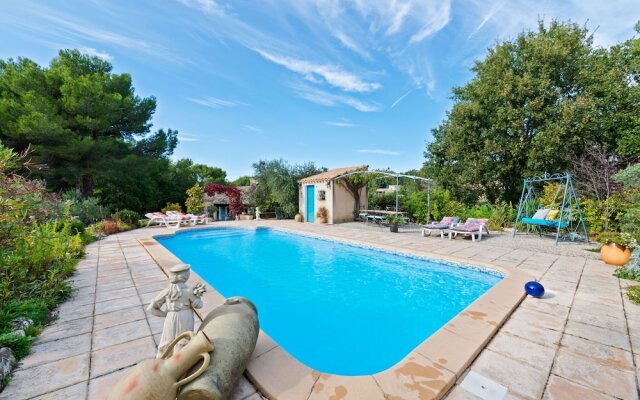 Tastefully Furnished Villa With Terrace Private Swimming Pool Near Of Lambesc