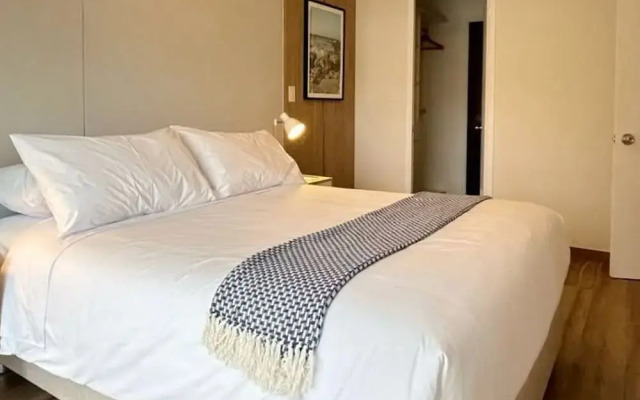 w Extraordinary 2BR w Balcony in Miraflores