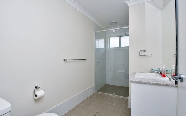 Big Wave, 8 Achilles Street