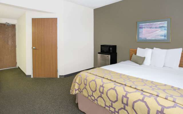 Baymont by Wyndham Janesville