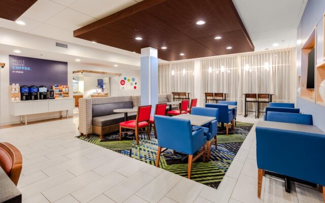 Holiday Inn Express Calhoun South by IHG