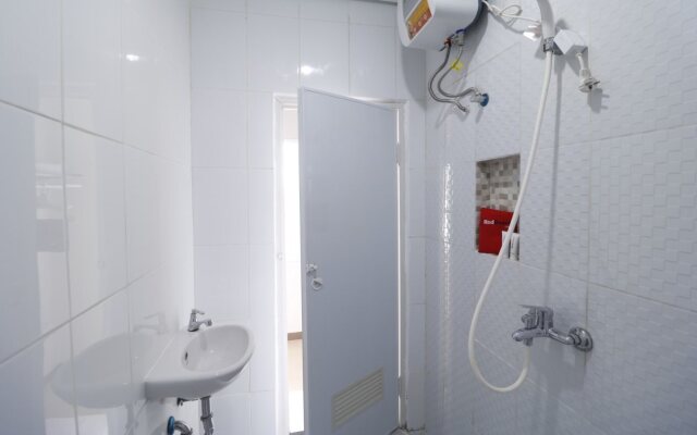 RedDoorz Plus near Pondok Indah Mall