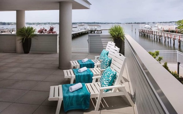 Fathoms Hotel & Marina