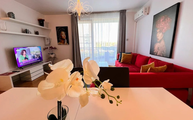 Red Hotel Riviera Suite & Lake