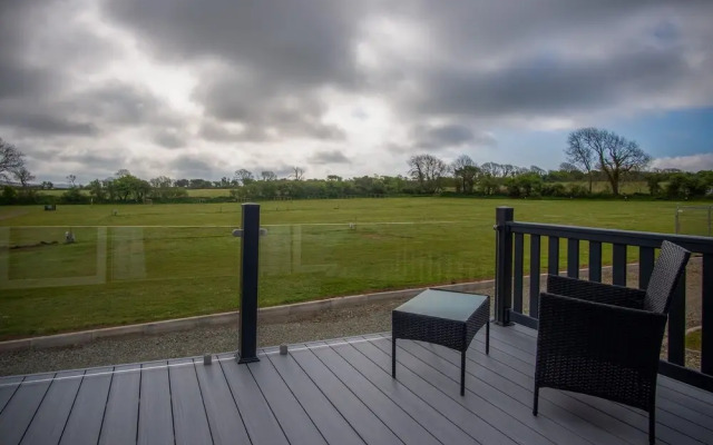Lakewood Lodge - 2 Bed Lodge - Manorbier