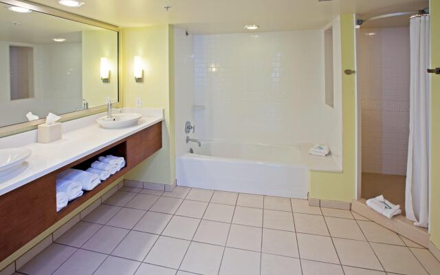 Holiday Inn Express Indianapolis — Fishers, by IHG