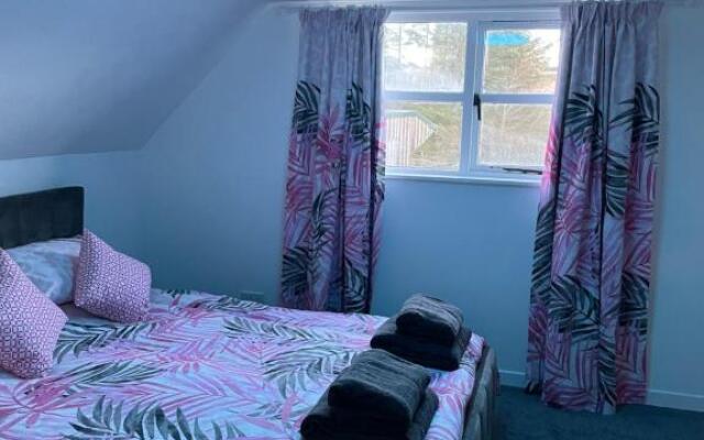 The Steading with 7 Seater Hot Tub Aberdeenshire