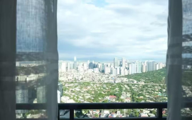 Ultra Luxury 66F Penthouse  Skyline View